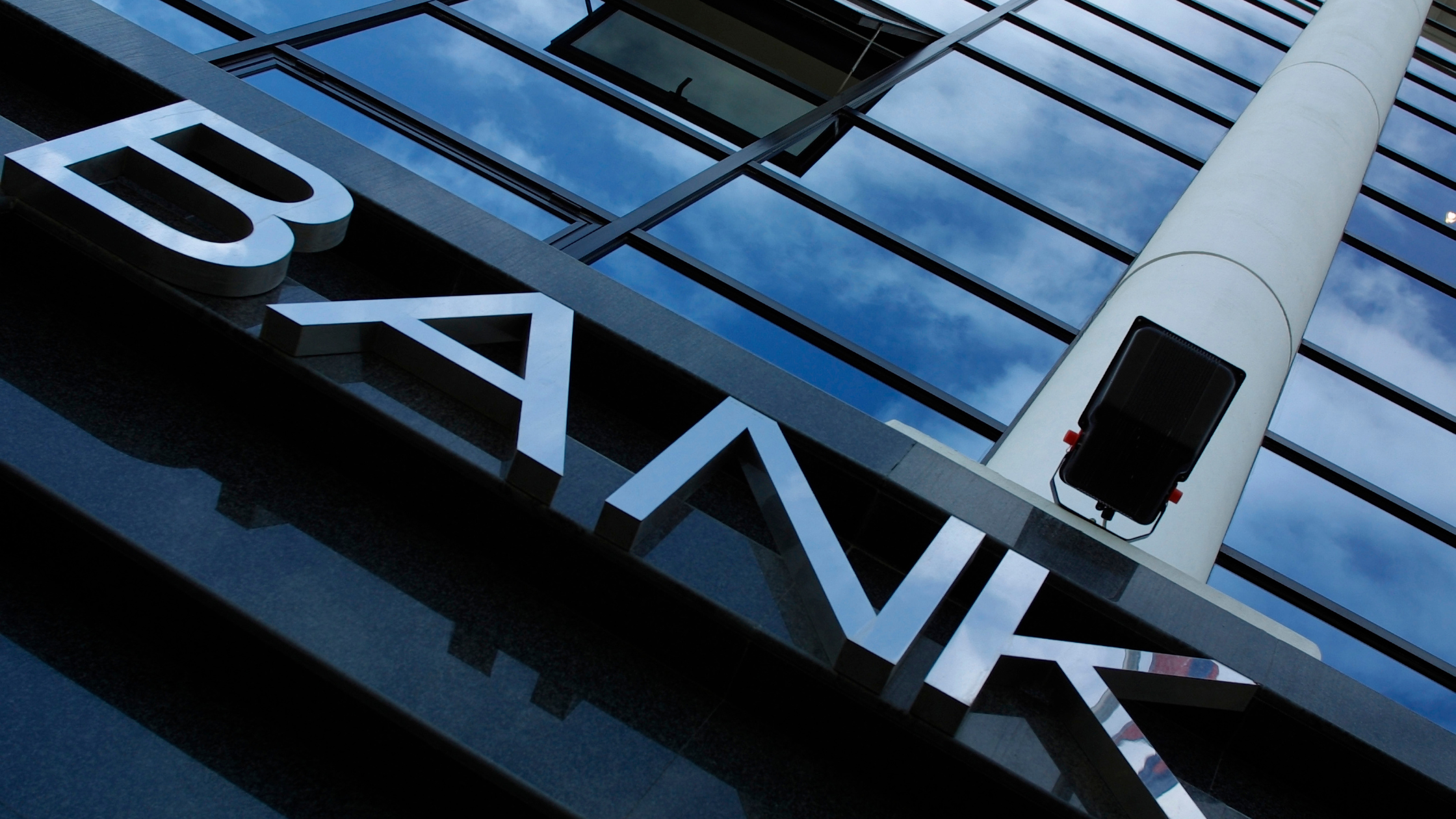 Bail-in bancar și creditarea iresponsabilă - Piperea & Asociații - firma avocatura